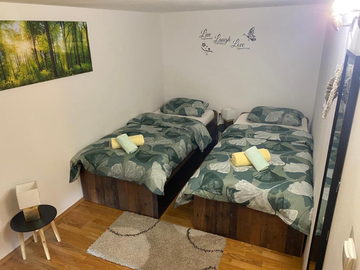 Tia Apartment *